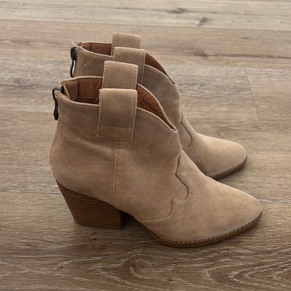 BEAST FASHION Tan Ankle Booties with Western Flair girls size 6
